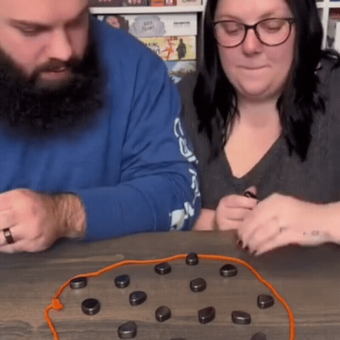 Magnetiskt Strategispel™ – Spänning, skratt & taktik i ett!